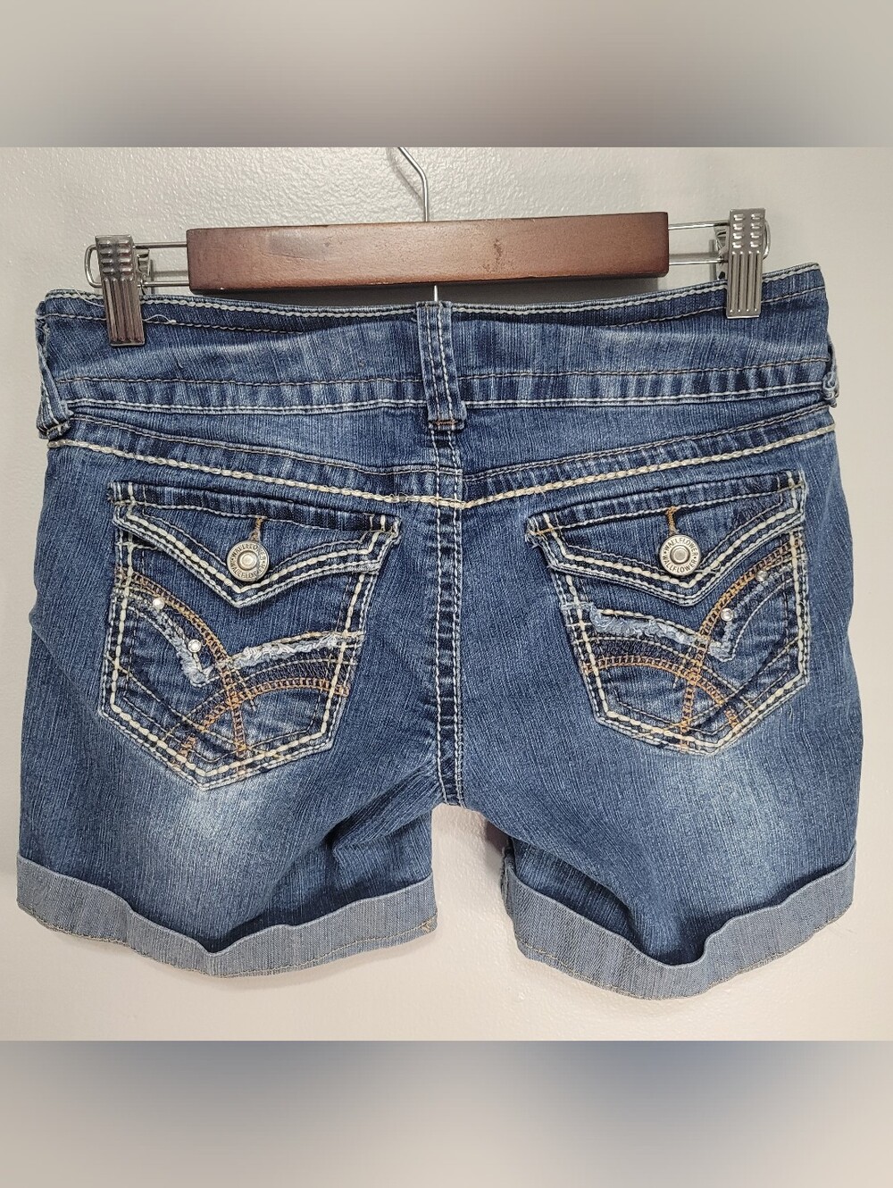 Women's Wallflower Denim Shorts, Stitched, Low Rise, Cuffed Cut-Off, Size 7 - Picture 11 of 11